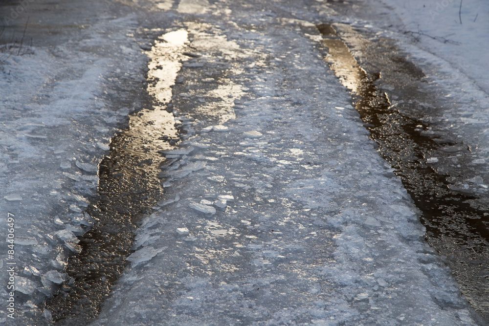 Liberec zasáhly dešťové srážky, tvoří se ledovka
